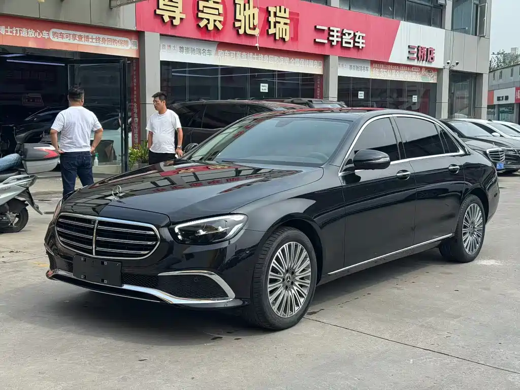 Mercedes-Benz E-Class — миниатюра 2