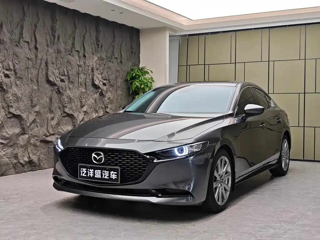 Mazda 3 Axela 2022