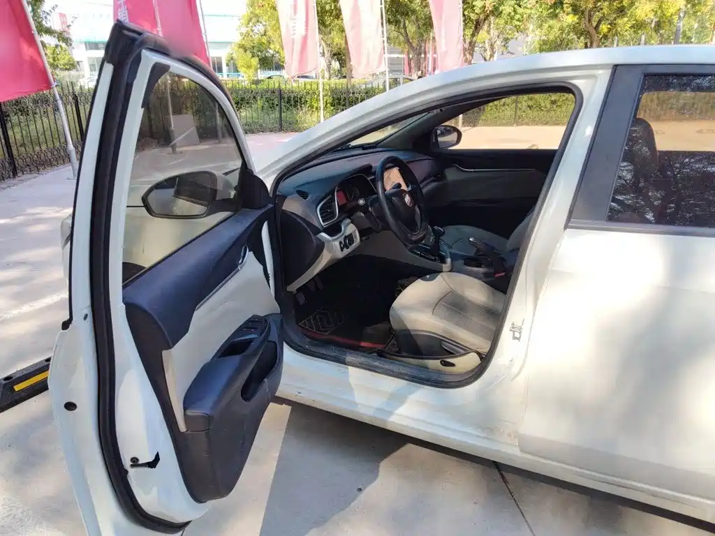 Buick Excelle — миниатюра 12