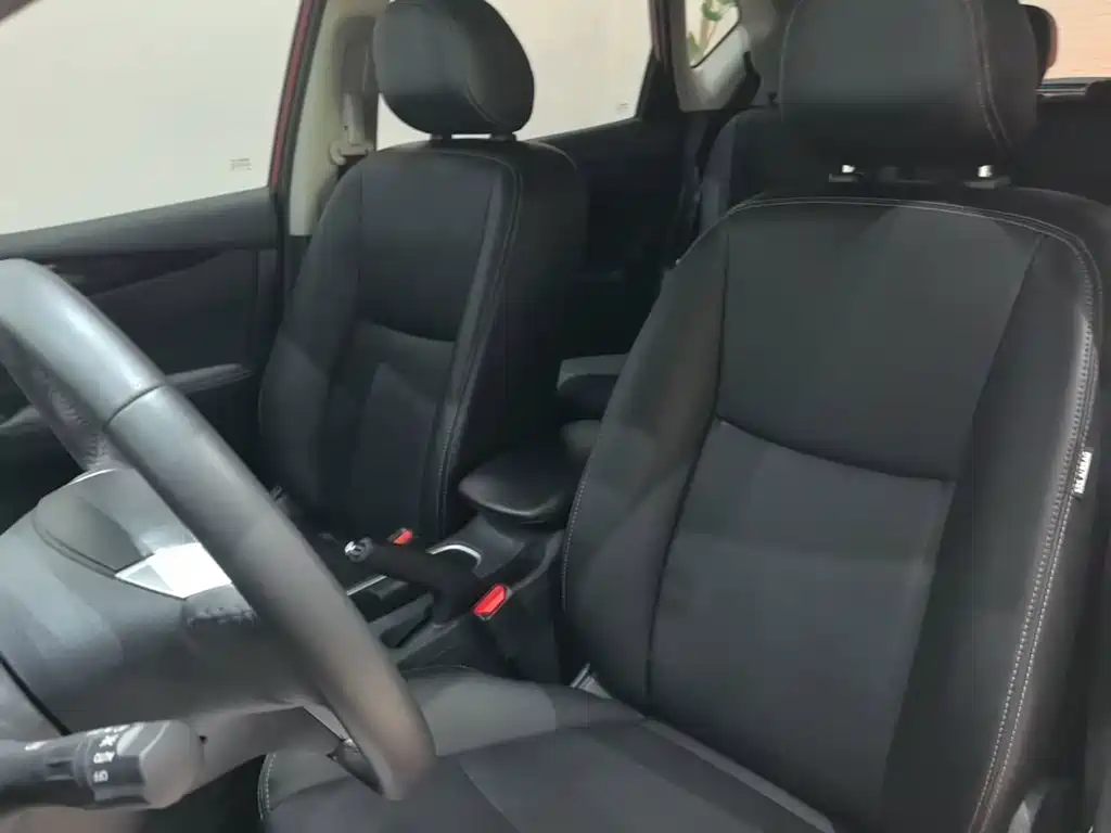Nissan Tiida — миниатюра 15