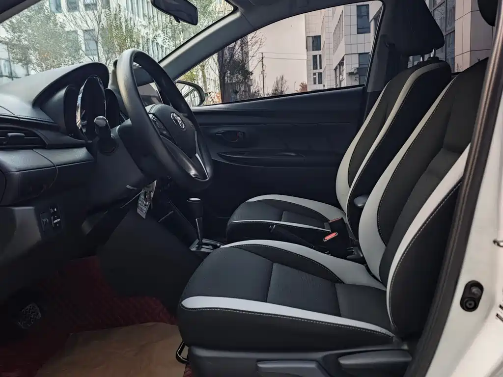 TOYOTA YARIS L ZHIXUAN