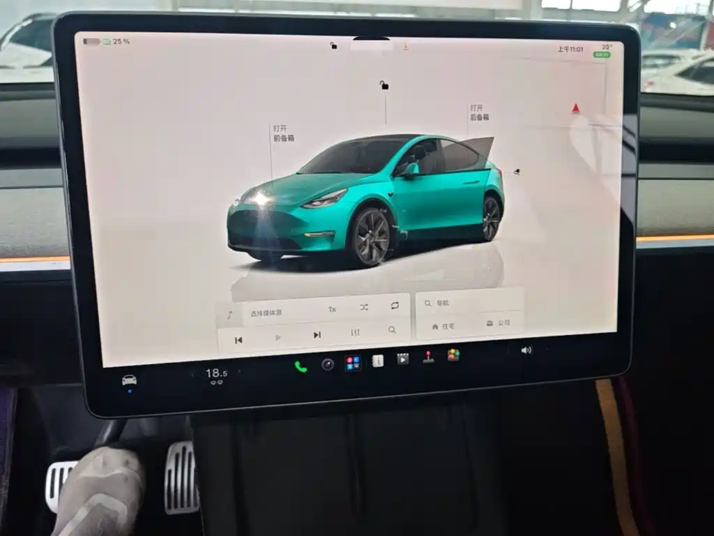 Tesla Model Y — миниатюра 13