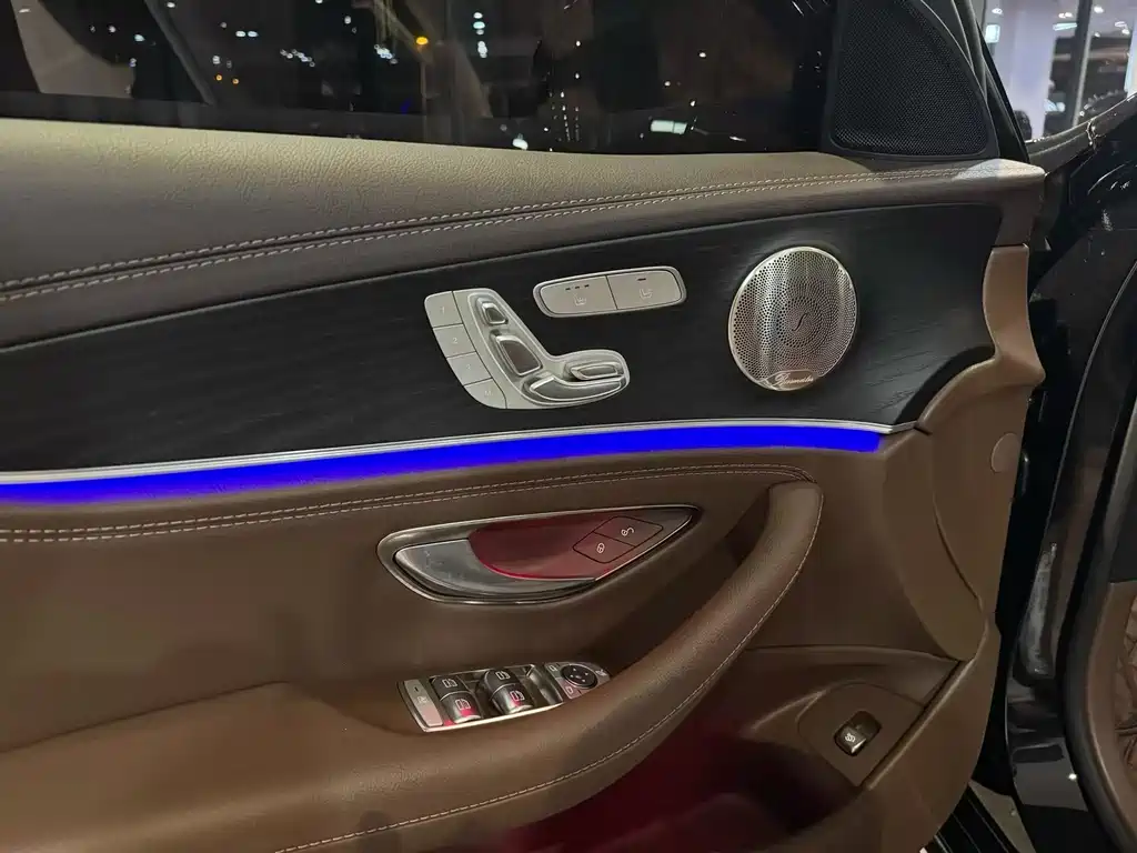 Mercedes-Benz E-Class — миниатюра 4