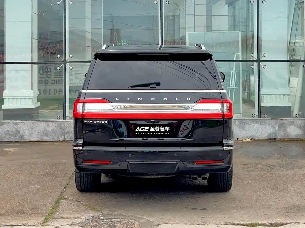 Lincoln Navigator — миниатюра 5