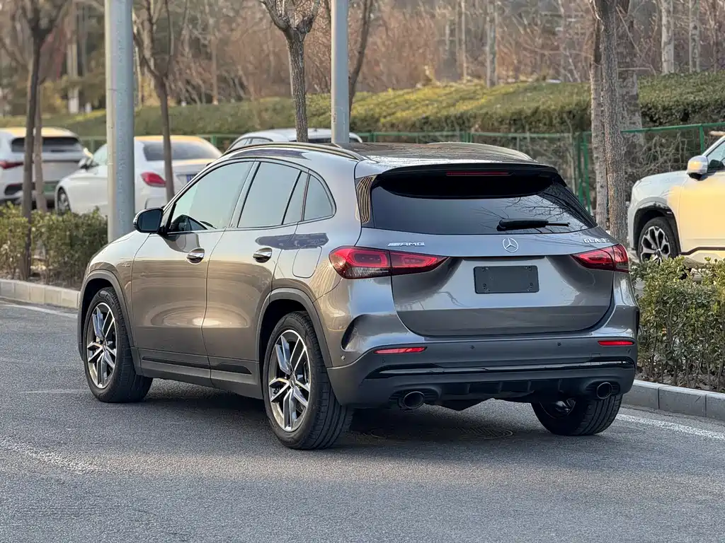 MERCEDES-BENZ GLA AMG