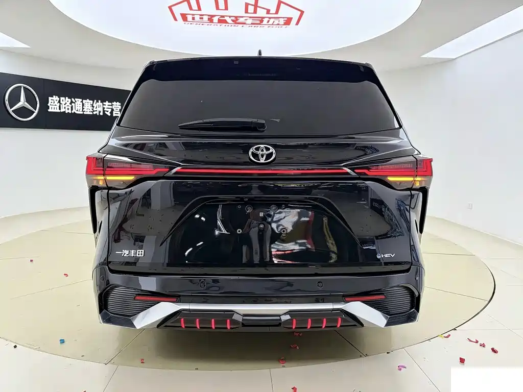 Toyota Granvia — миниатюра 8