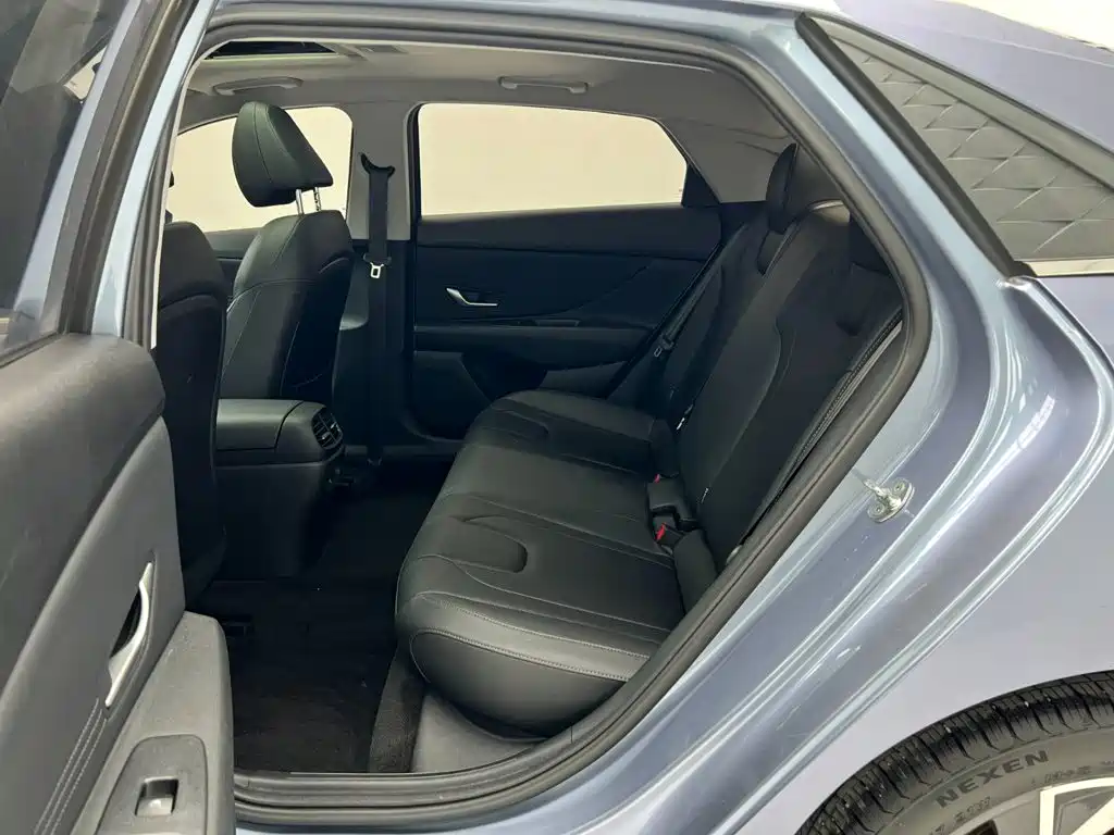 Hyundai Elantra — миниатюра 15