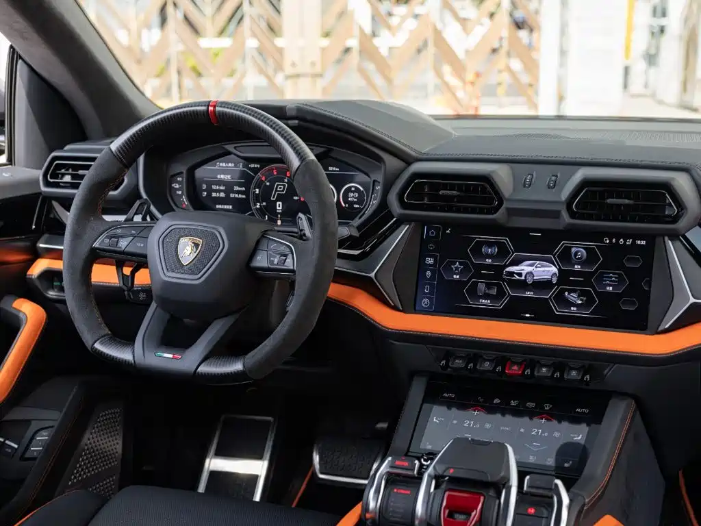 Lamborghini Urus SE — миниатюра 11