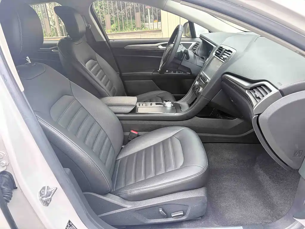 Ford Mondeo — миниатюра 18