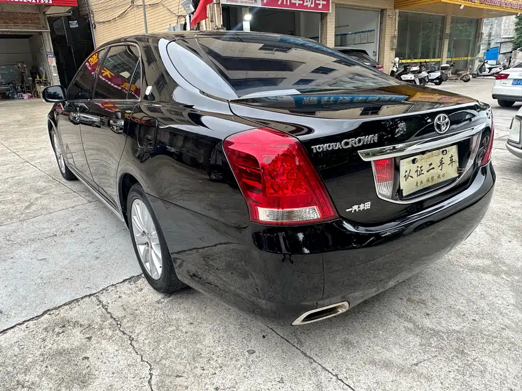 Toyota Crown 2010 2.5L Royal