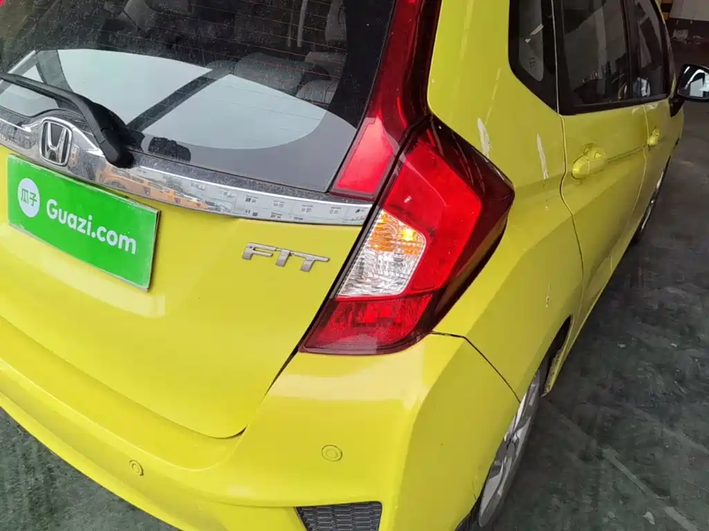 Honda Fit — миниатюра 8