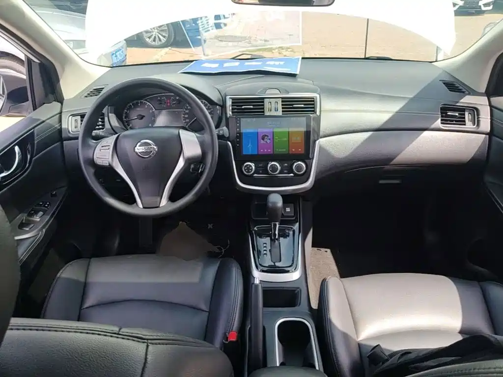 Nissan Tiida — миниатюра 10