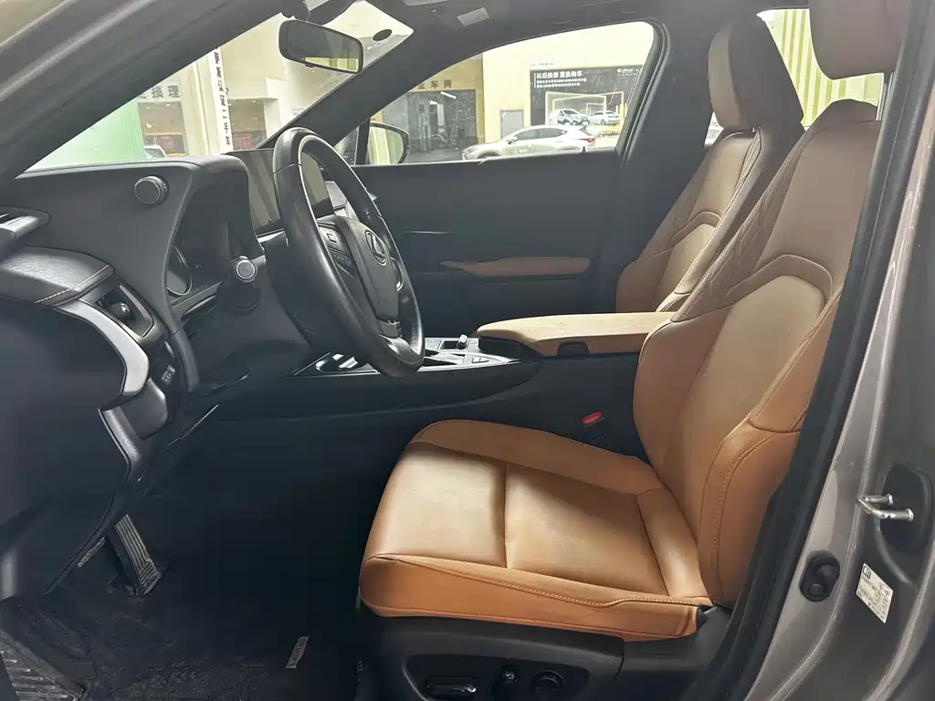 Lexus UX — миниатюра 6