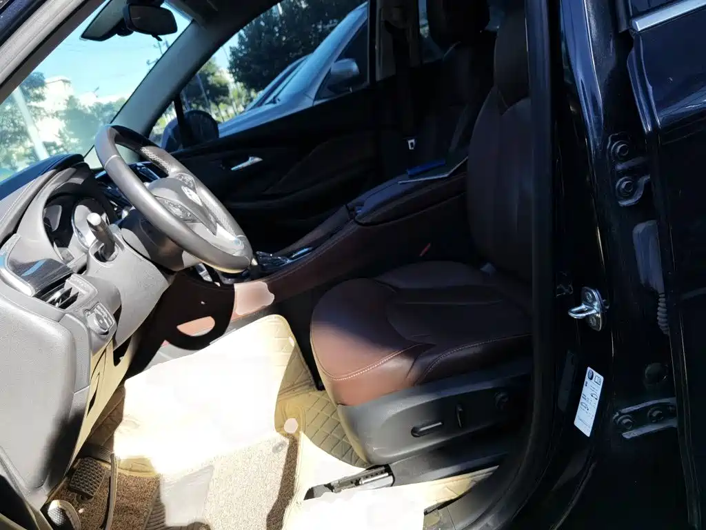 Buick Envision Plus — миниатюра 11