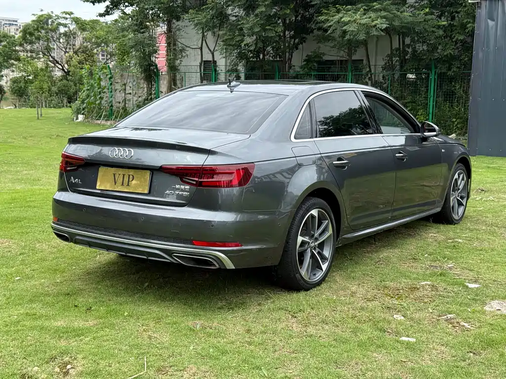 Audi A4L 2019 40 TFSI Fashion V