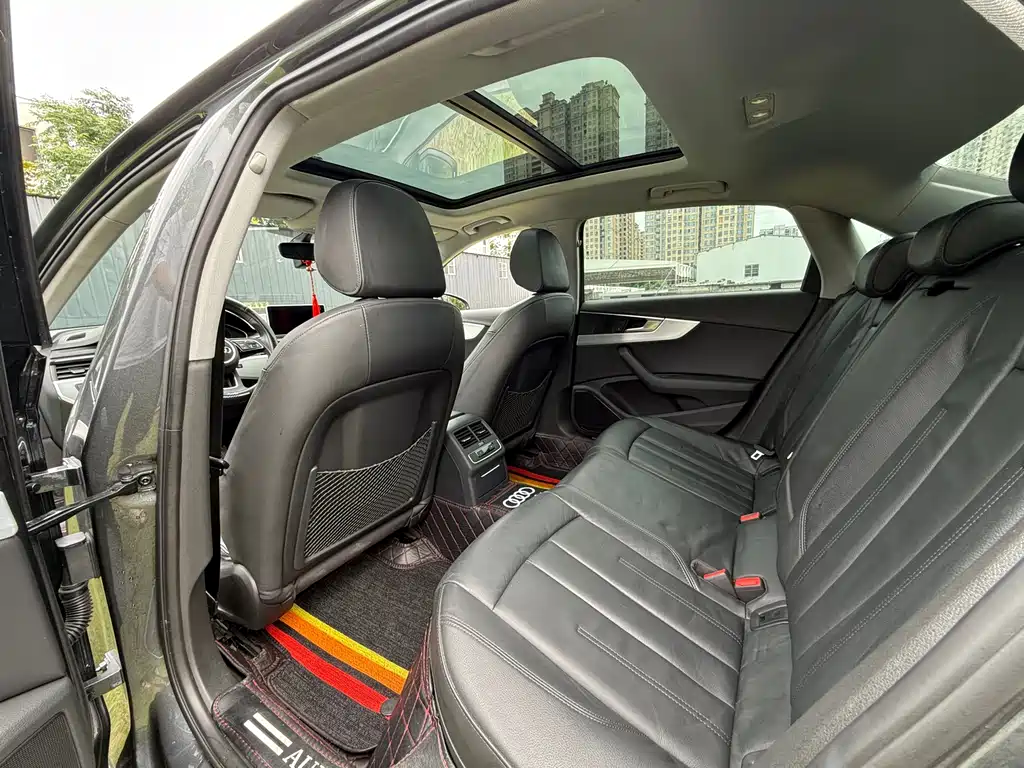 Audi A4L 2019 40 TFSI Fashion V