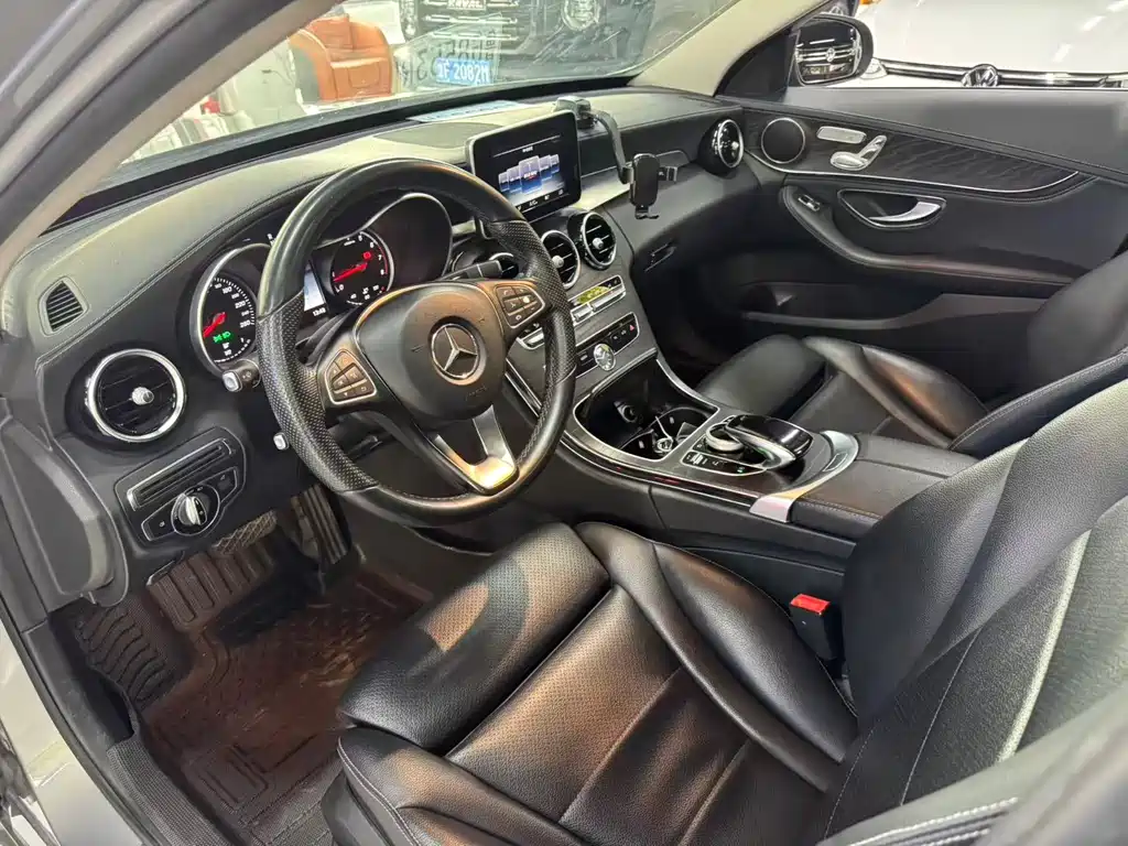 Mercedes-Benz C-Class — миниатюра 7