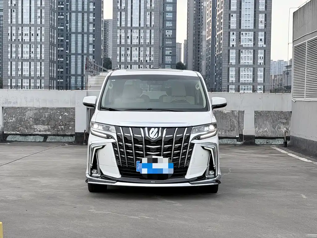 Toyota Alphard — миниатюра 3