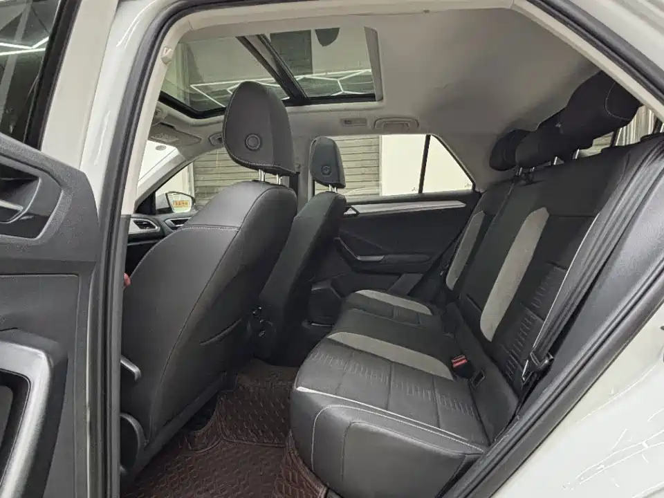 VOLKSWAGEN T ROC EXPLORING SONGS