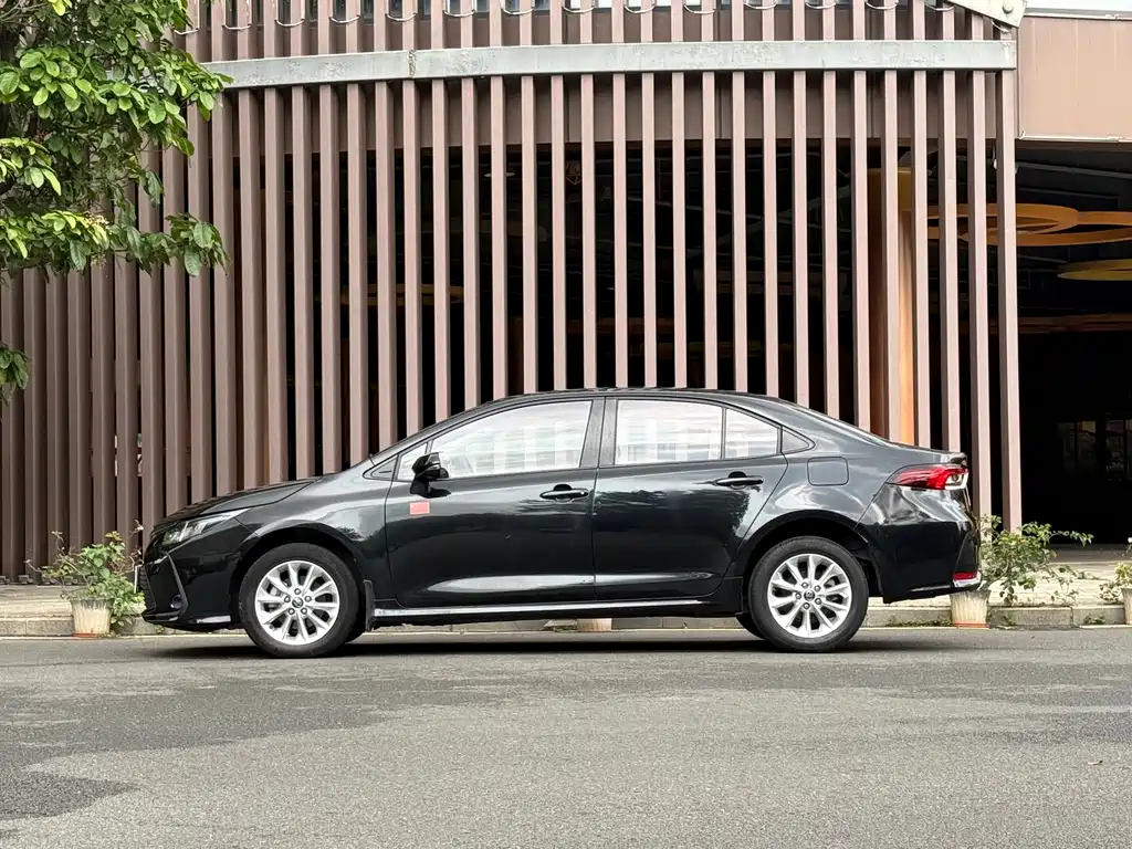 Toyota Corolla — миниатюра 4