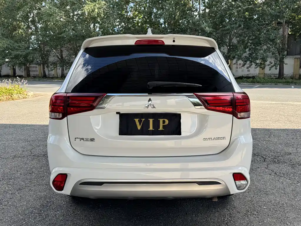 Mitsubishi Outlander — миниатюра 4