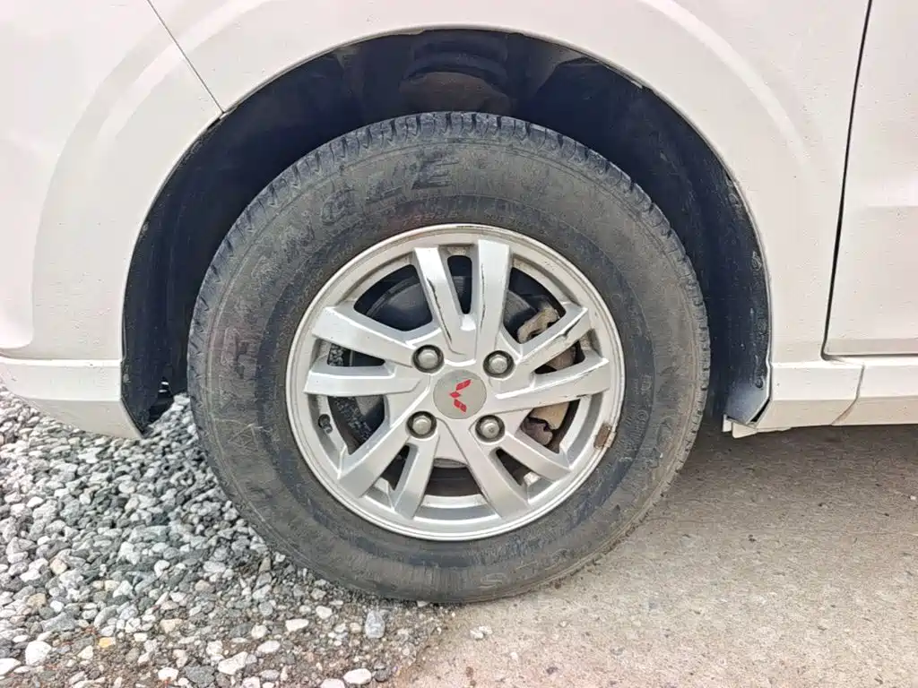 Wuling Hongguang — миниатюра 23