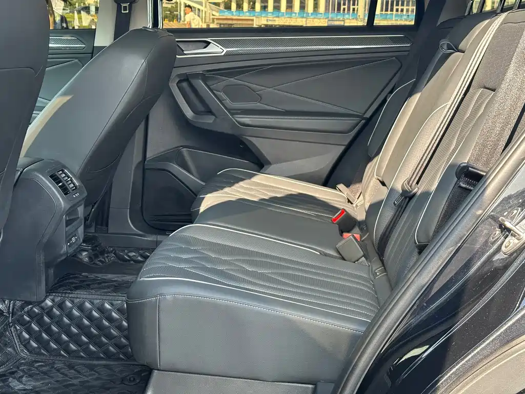 Volkswagen Tiguan L — миниатюра 7