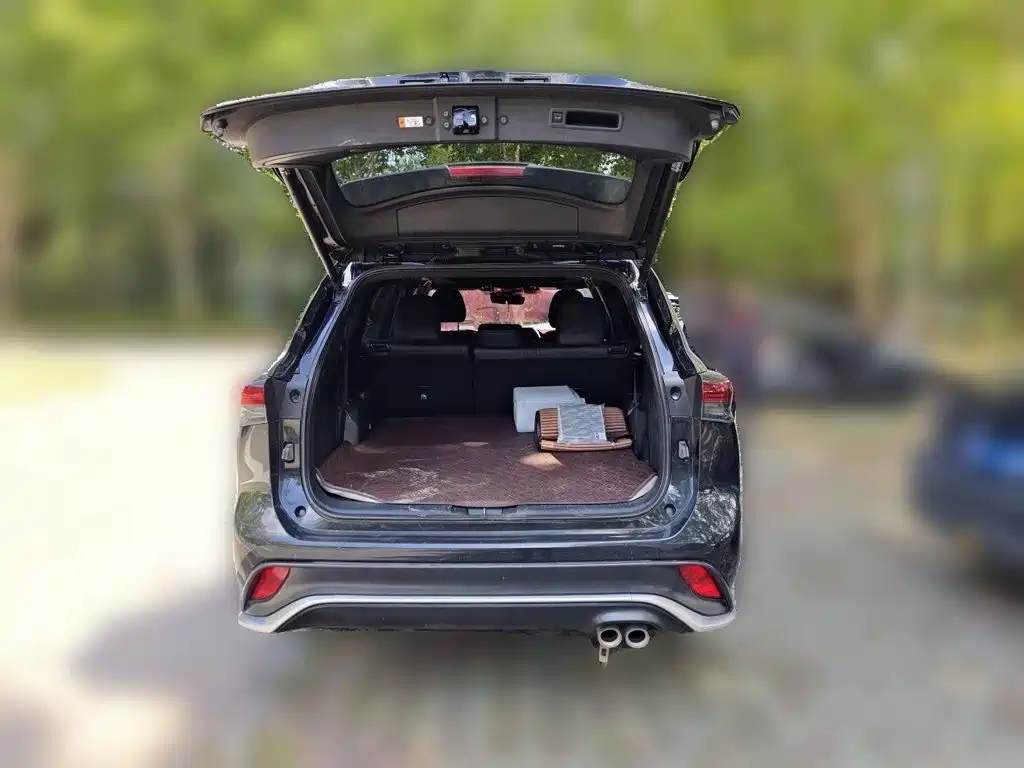 Toyota Crown Kluger — миниатюра 10