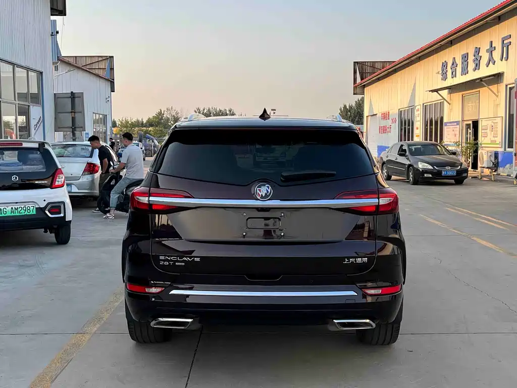 Buick Enclave — миниатюра 9