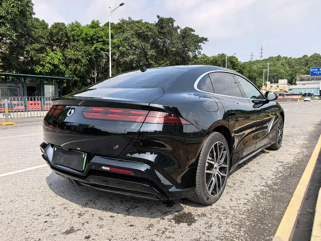 Denza Z9 2024 1100km Max