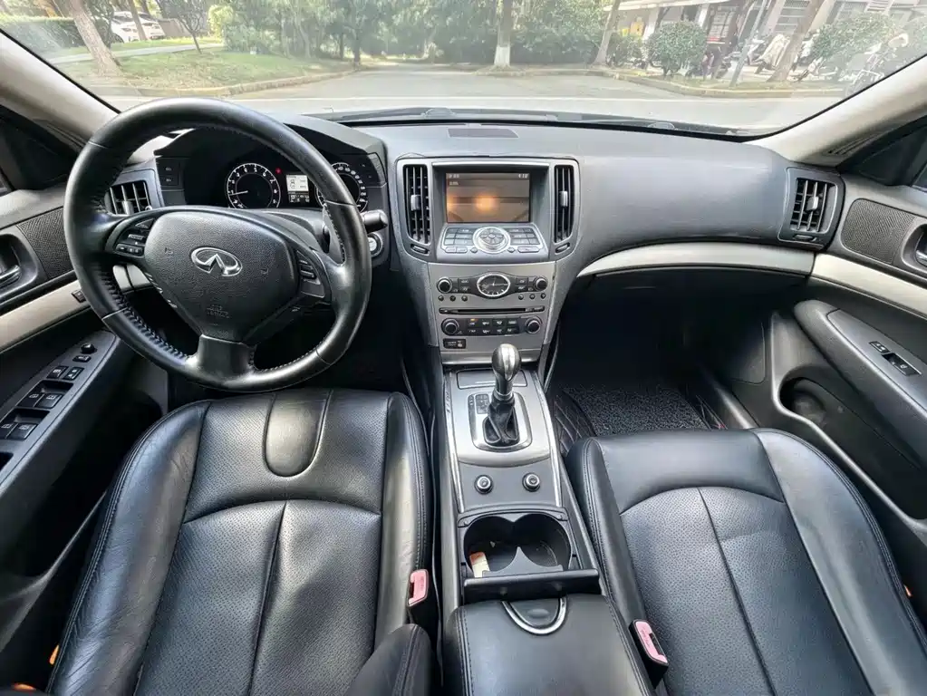 Infiniti G — миниатюра 8
