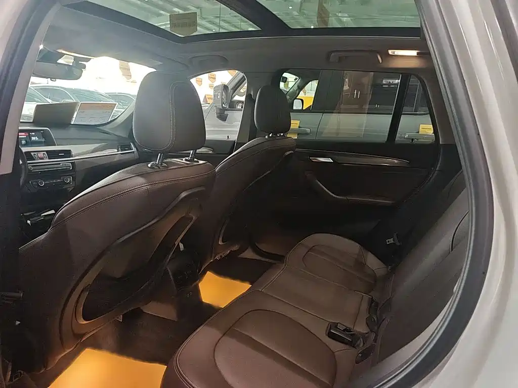 BMW X1 — миниатюра 8