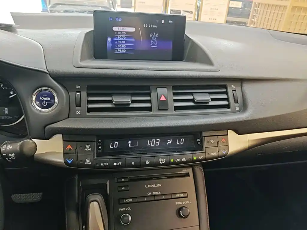 Lexus CT — миниатюра 18