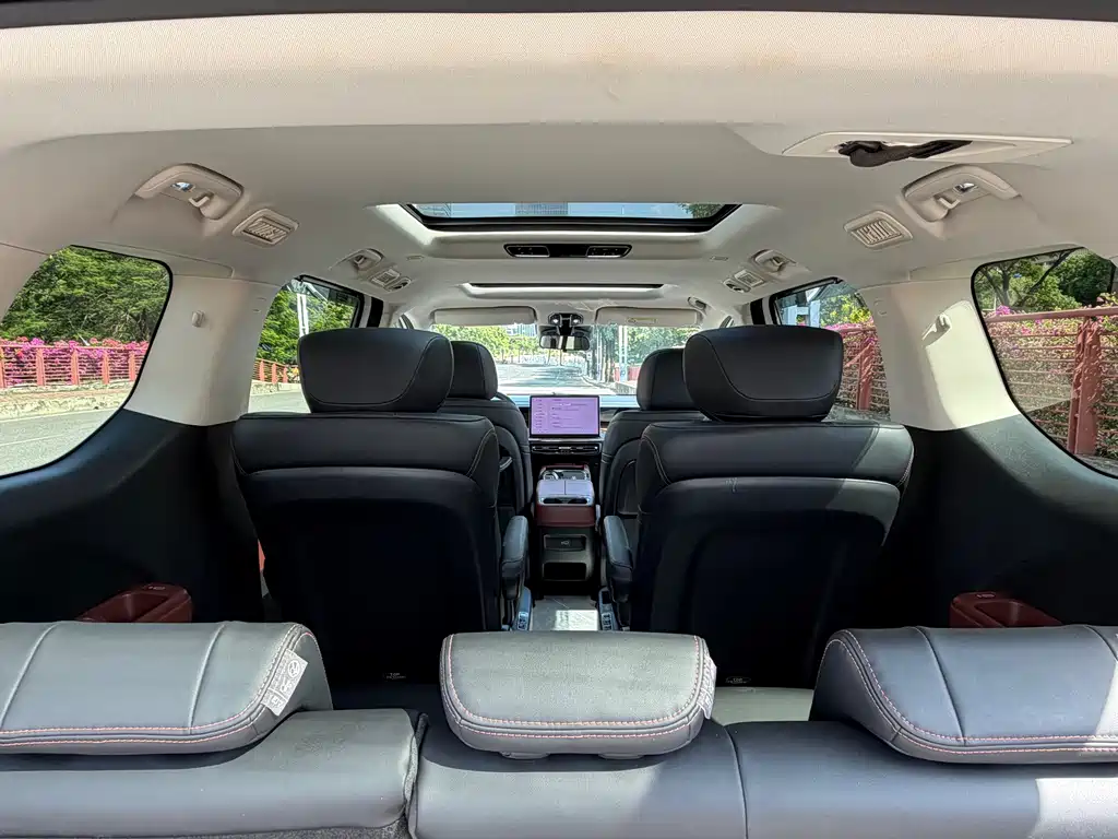 GAC Motor Trumpchi E8 PHEV — миниатюра 7