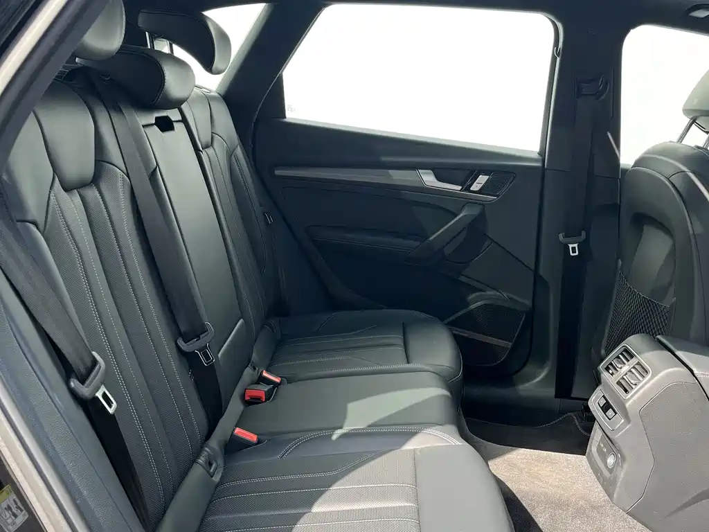 Audi Q5L — миниатюра 5