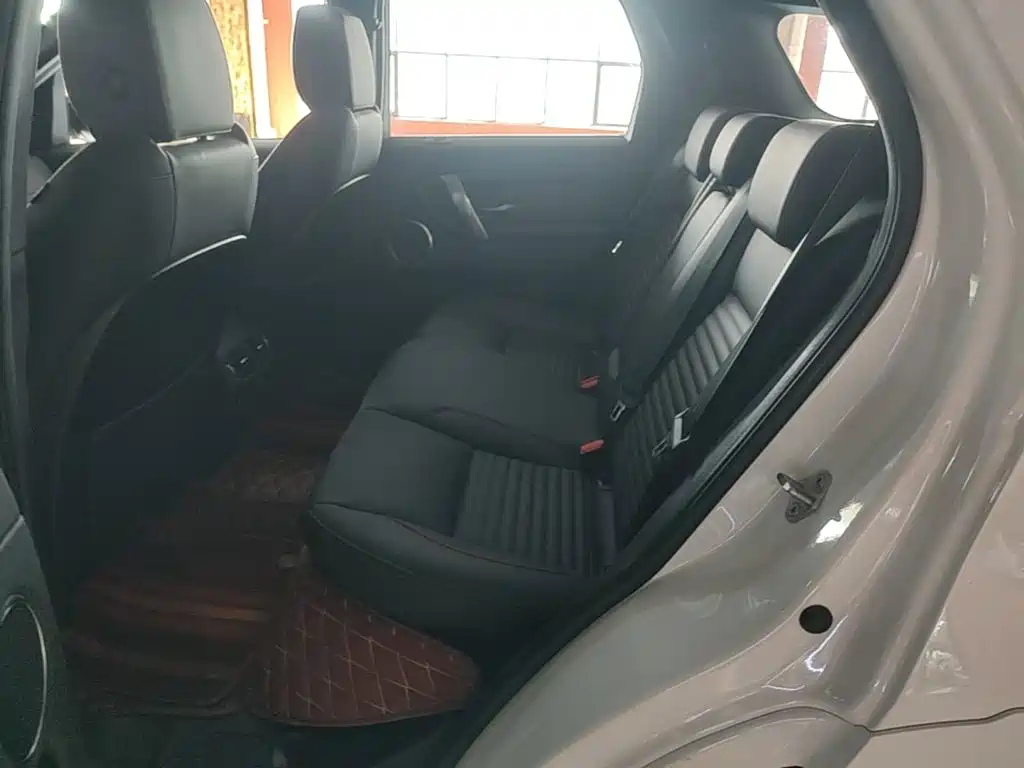 Land Rover Discovery Sport — миниатюра 17