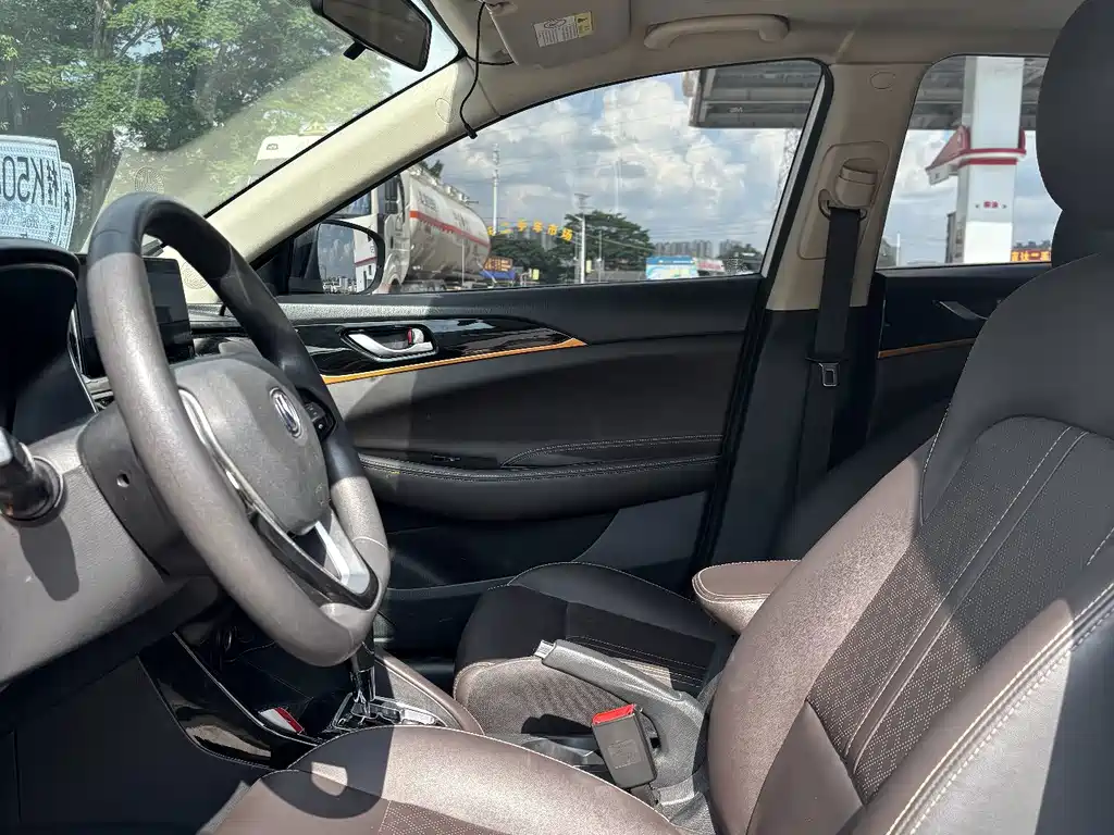 Changan Eado DT — миниатюра 9