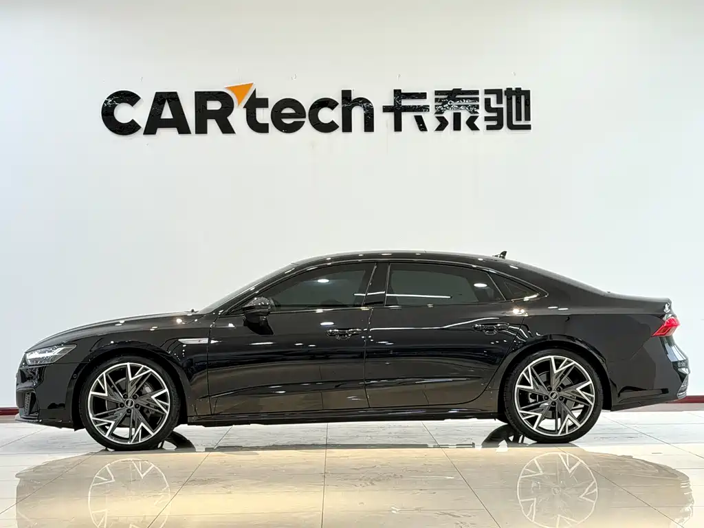 Audi A7L 2022 45 TFSI quattro S-line