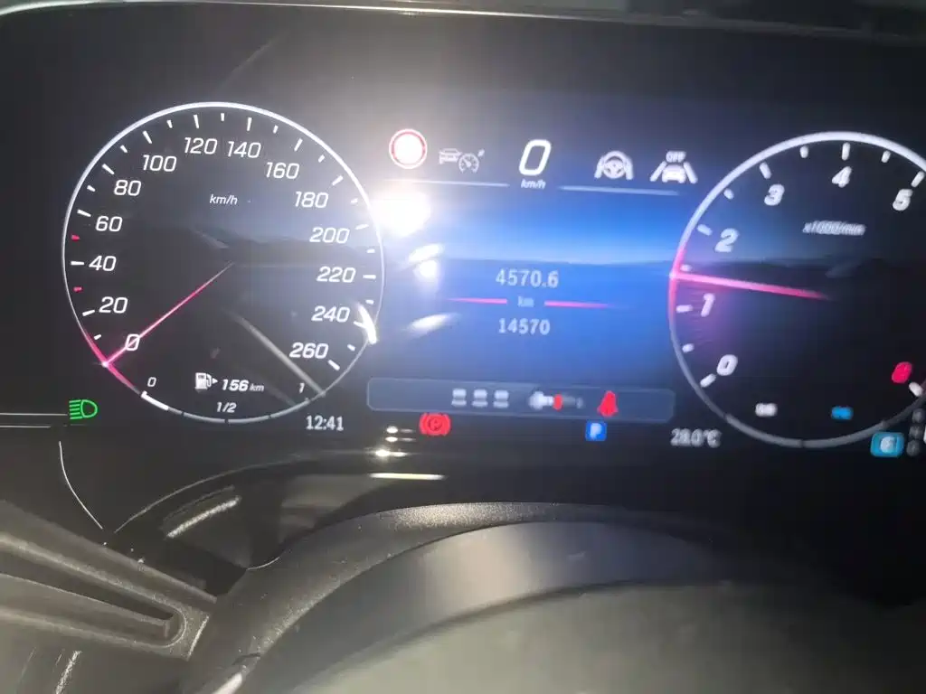 Mercedes-Benz E-Class — миниатюра 5