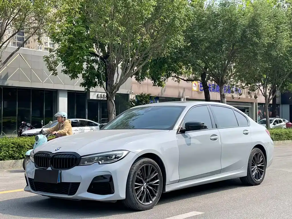 BMW 3 Series 2021