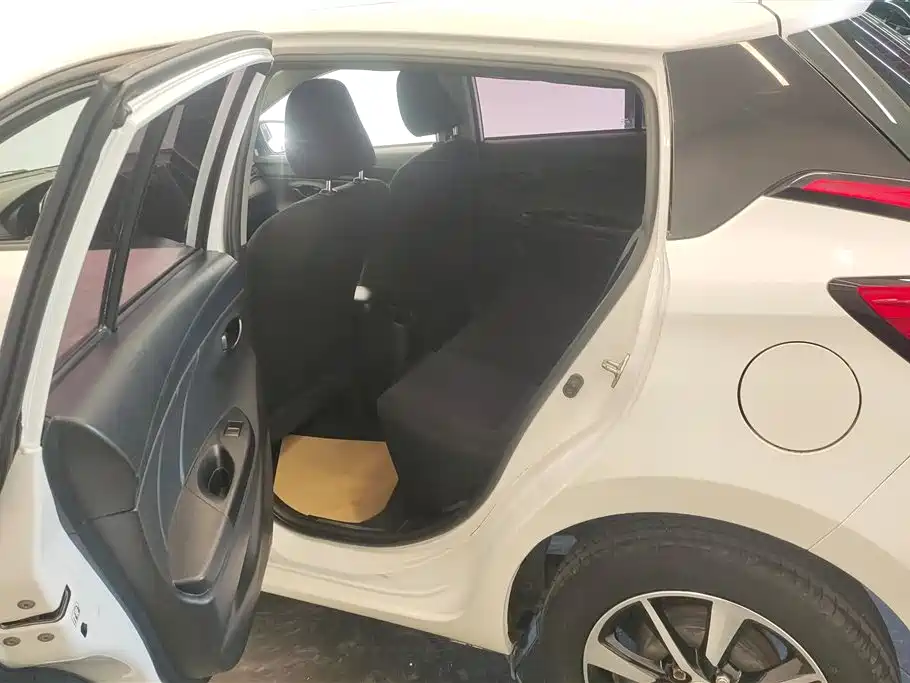 TOYOTA YARIS L ZHIXUAN