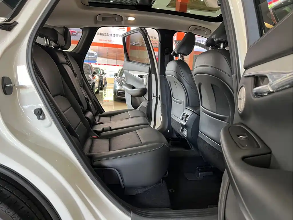 Infiniti QX50 — миниатюра 11