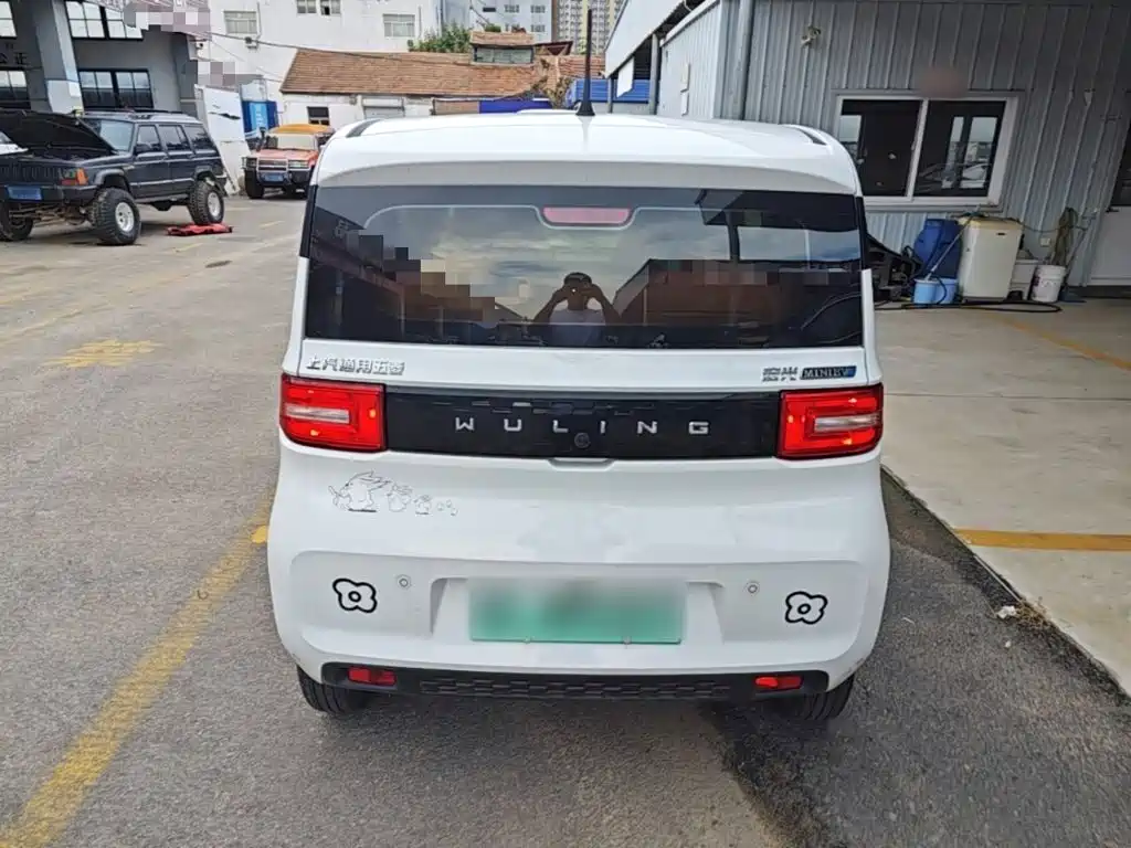 Wuling MINIEV — миниатюра 6