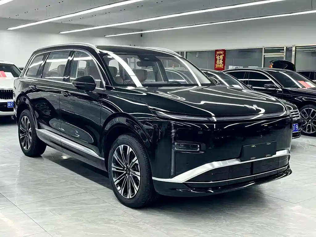 Wuling Xingguang L — миниатюра 3