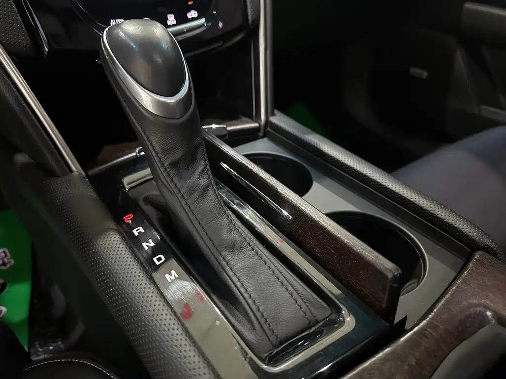 Cadillac XTS — миниатюра 7