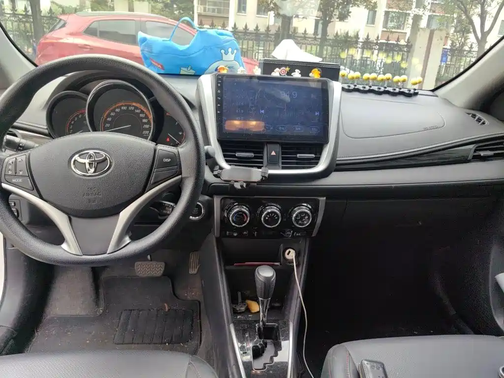 Toyota Yaris L — миниатюра 6