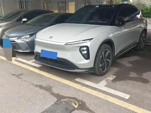 NIO ES6