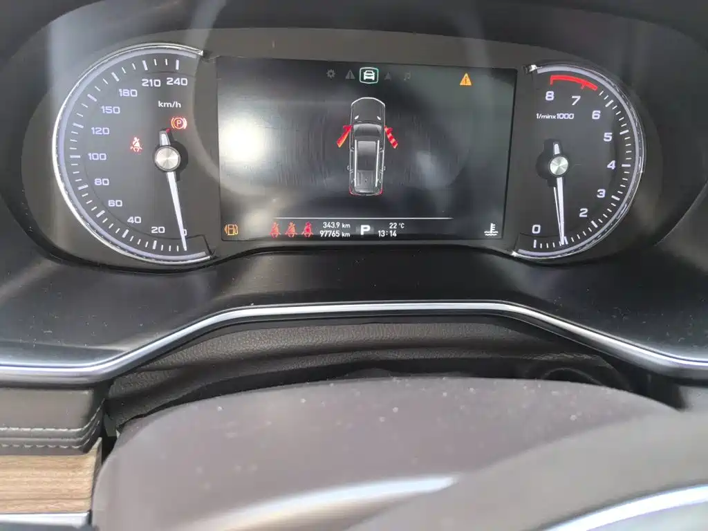 Roewe RX8 — миниатюра 8