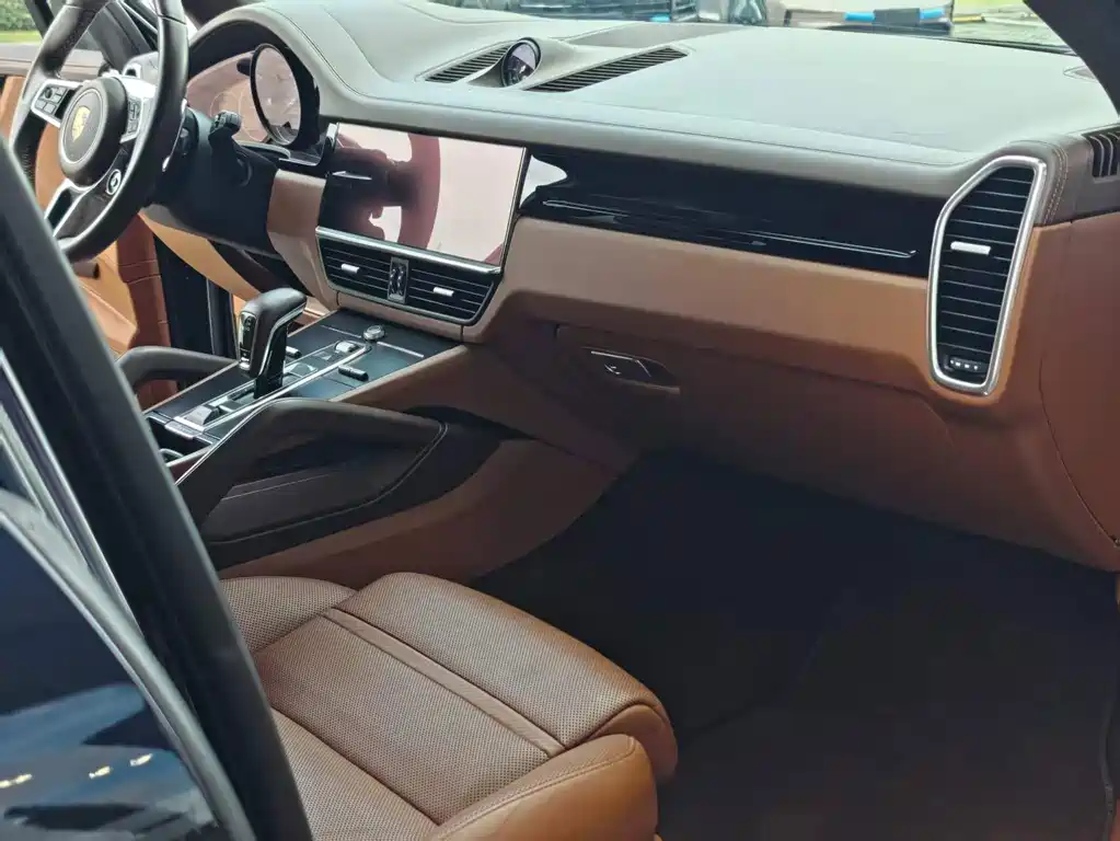 Porsche Cayenne — миниатюра 3