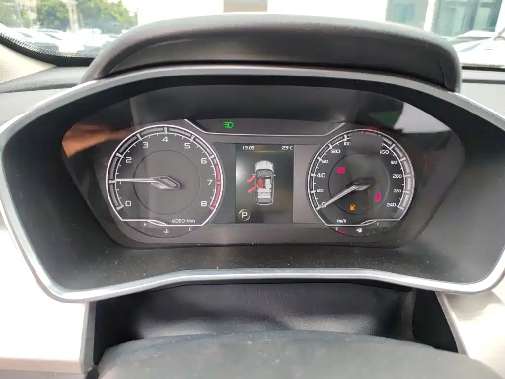 Geely Binyue — миниатюра 4